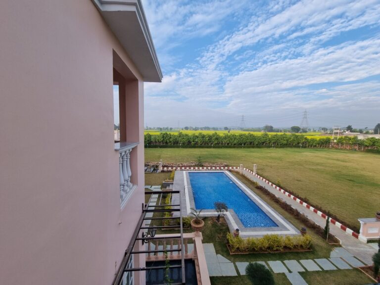 Luxury Farm house in Gurgaon