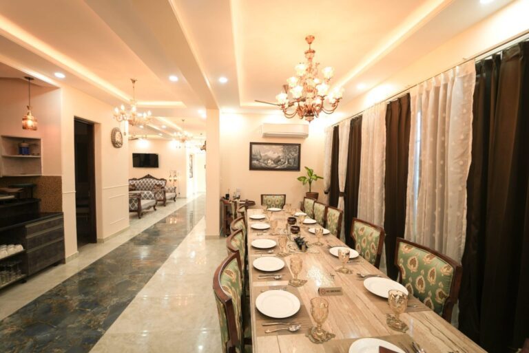 Lavish Dining Hall in The Kesari Bagh