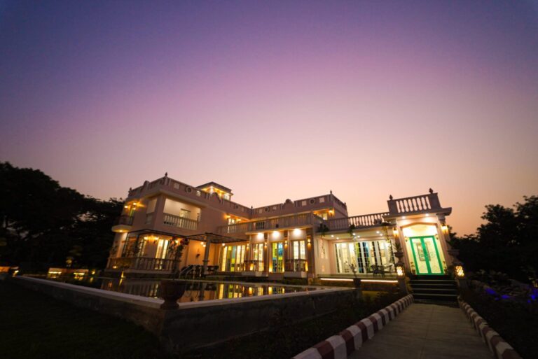 Outer Night View of kesari Bagh